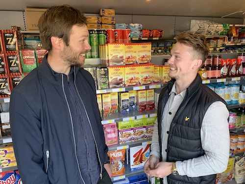 axel och robin pratar